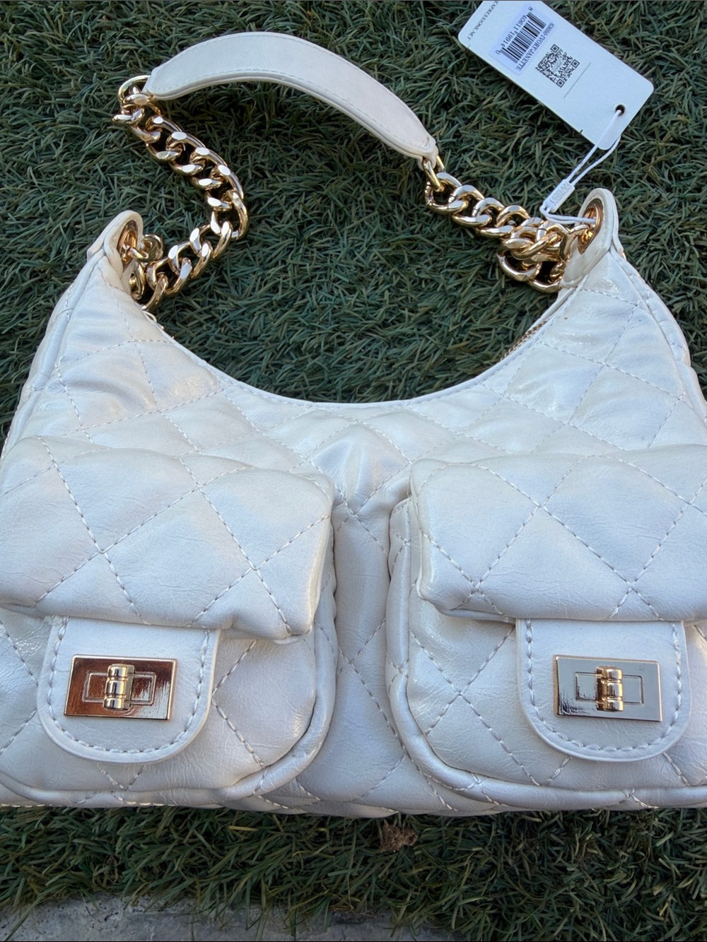 Beautiful Quilted Cream Shoulder Bag with Gold Chain Strap; great quality